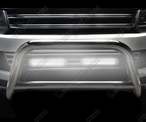 Primer plano de la barra de led Osram LEDriving® LIGHTBAR MX250-CB con iluminación de 6000K