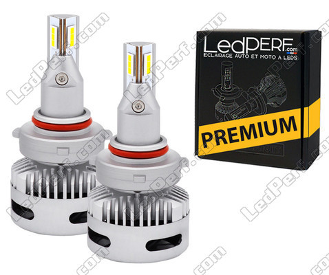 Bombillas HB3 LED para coche con faros lenticular.