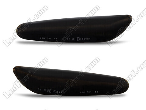 Vista frontal de los intermitentes laterales dinámicos de LED para BMW Serie 1 (E81 E82 E87 E88) - Color negro ahumado