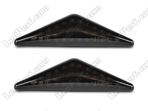 Vista frontal de los intermitentes laterales dinámicos de LED para Ford Focus MK1 - Color negro ahumado
