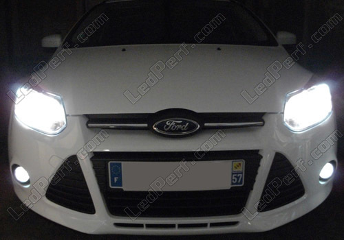 Apéndice Indulgente Diligencia Pack de lámparas de luces/faros Xenón efecto para Ford Focus MK3