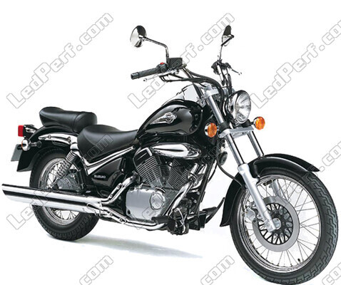Motocicleta Suzuki Intruder 125 (2000 - 2009)