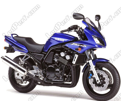 Motocicleta Yamaha FZS 600 Fazer (MK2) (2002 - 2004)