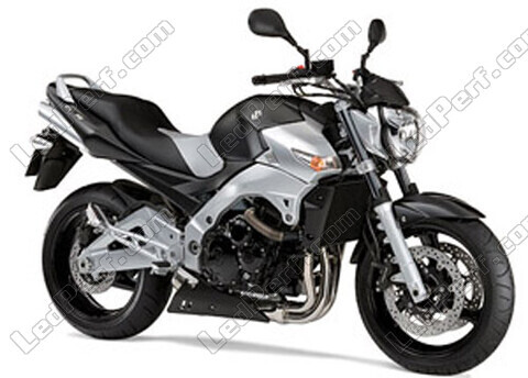 Motocicleta Suzuki GSR 600 (2006 - 2011)